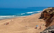The sandy beach at Praia D’El Rey